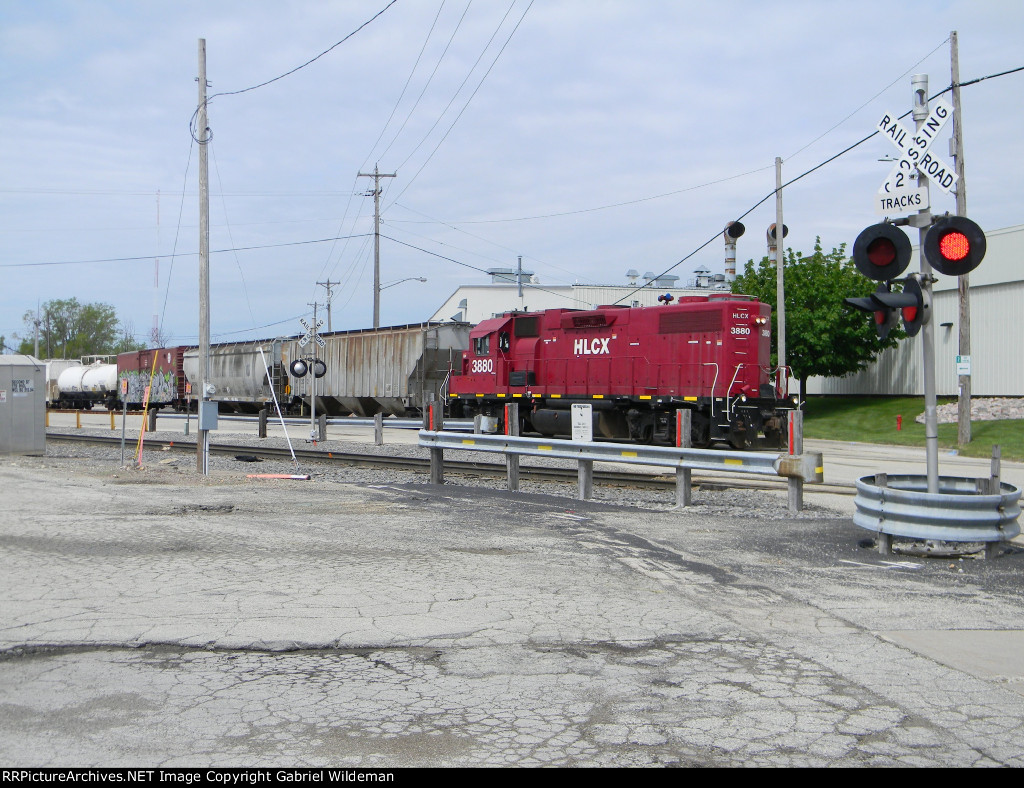 HLCX 3880 Workin' the Yard 